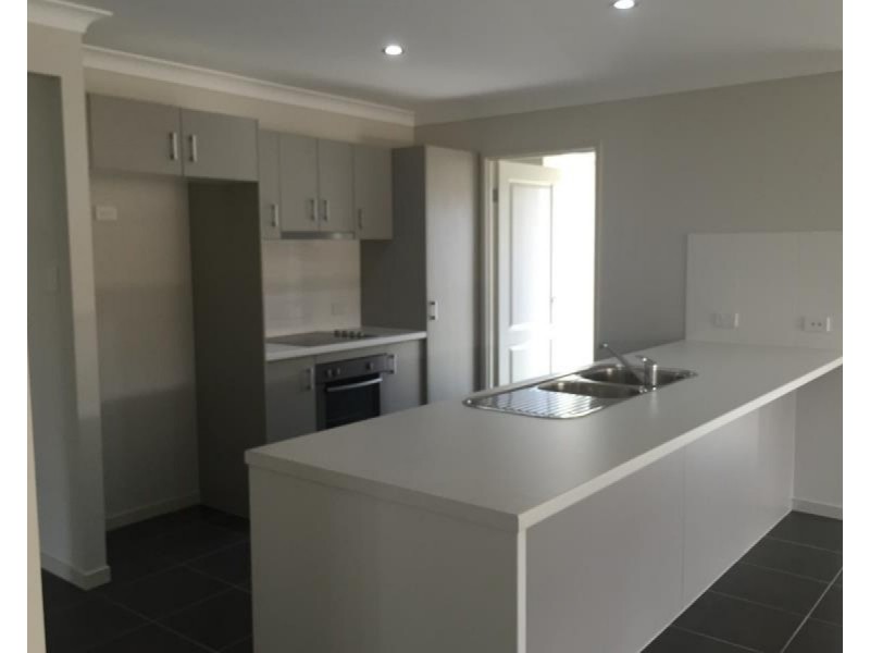 6 Rosedale Street, Parkhurst QLD 4702